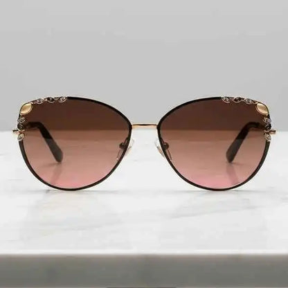 Bravo Pearl Sunglasses - Eyewear for a Stunning Look - Perla Margherita